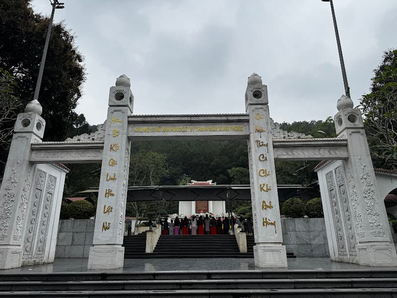 Ảnh bìa Khu tưởng niệm Ngã Ba Đồng Lộc