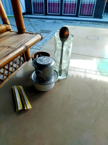 Coffee viễn xứ ( coffee sân vườn, phòng lạnh)