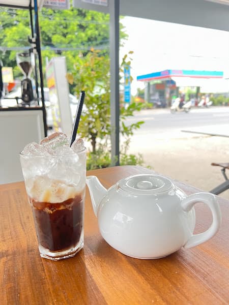 Hình ảnh Coffee Hoàng Thư ( Cà Phê Pha Máy ) - 4