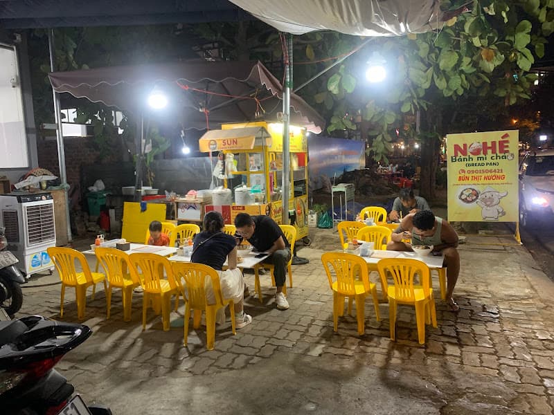 Ảnh bìa NGHÉ- BÁNH MÌ CHẢO