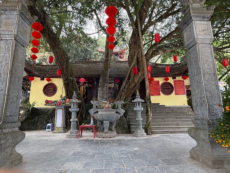 Đền Cấm-Di Tích Lịch Sử Văn Hoá