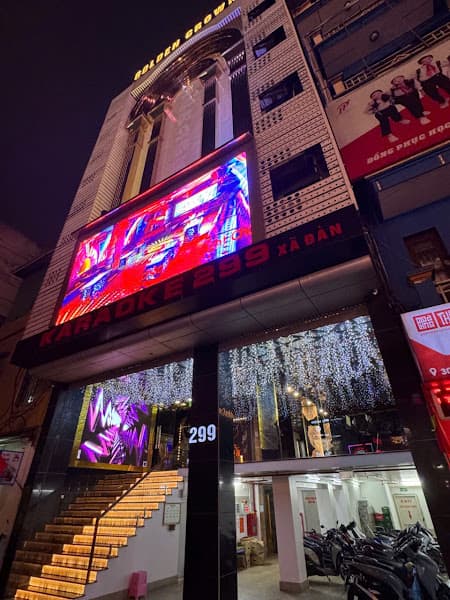 Ảnh bìa Karaoke Golden Crown