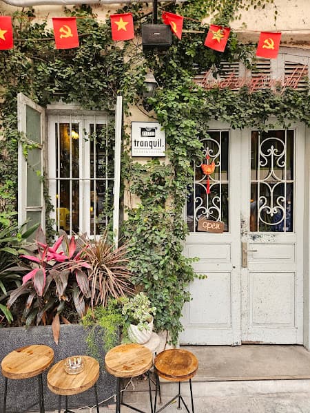 Hình ảnh Tranquil Books & Coffee - 2