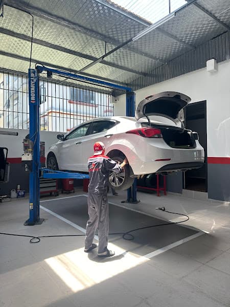 Hình ảnh Trung Tâm Lốp Ô tô và Dịch Vụ Lốp Ô Tô Thành Phúc Quãng Ngãi - 3