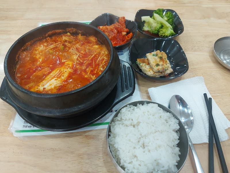 Nhà Hàng Bán Đảo Lôi Châu