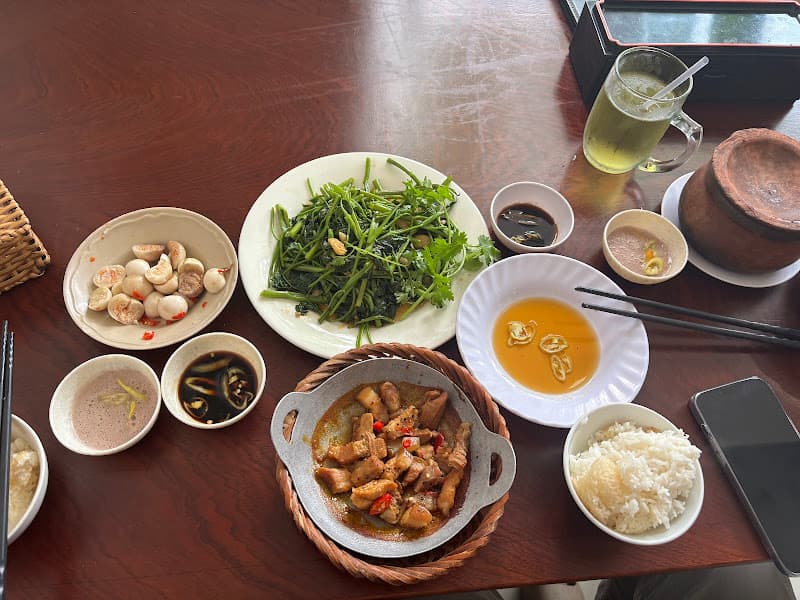 Hình ảnh Nhà hàng Cơm Niêu 242 - 4
