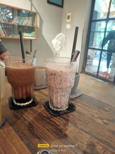Hình ảnh Cà phê Cỏ Ba Lá - 2