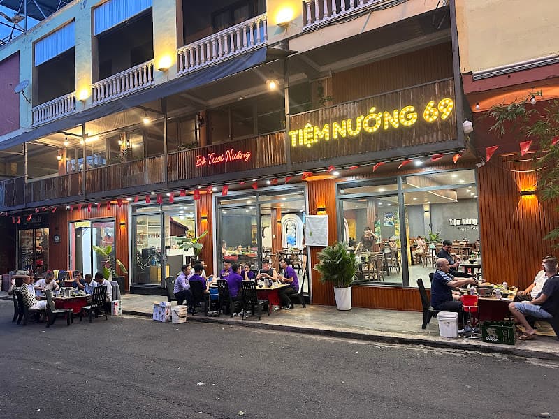 Tiệm nướng 69 trần quang khải