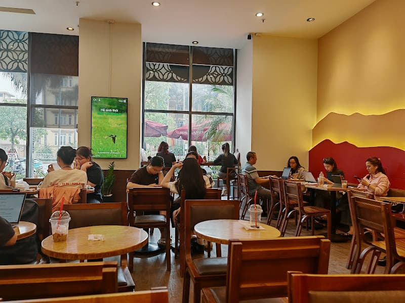 Hình ảnh Highlands Coffee Rivera Park - 3
