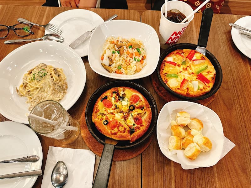 Hình ảnh Pizza Hut Nguyễn Gia Trí - 2
