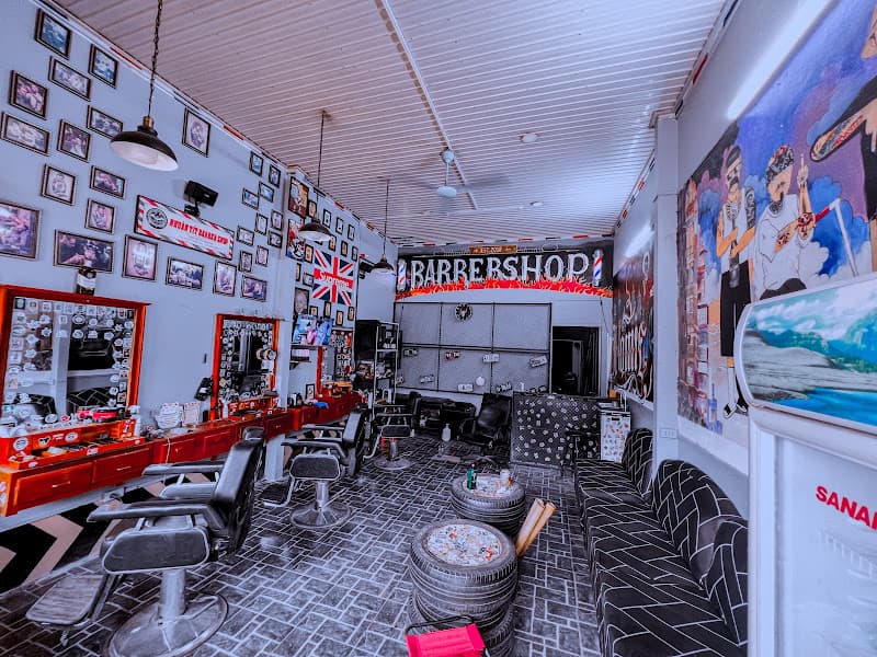 Hình ảnh Tiệm Cắt Tóc Nam Barbershop Nhuận Tít - 3