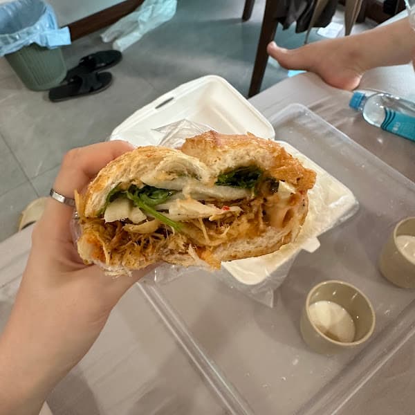 Hình ảnh Bánh mì cô Hạ - 3