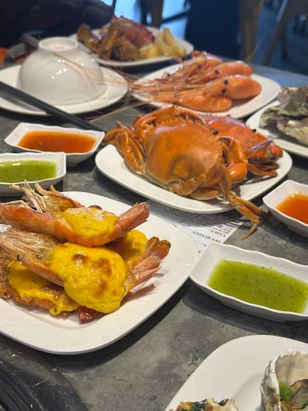 Hình ảnh Buffet Hải Sản Cửu Vân Long Thái Hà - 4