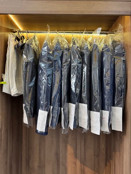 Hình ảnh Newwash Hồng Phát - Giặt ủi, vệ sinh giày Cần Thơ - 3