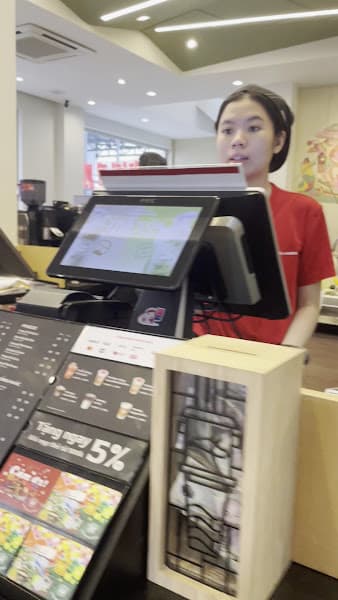 Hình ảnh Highlands Coffee Bùi Thị Xuân - 3