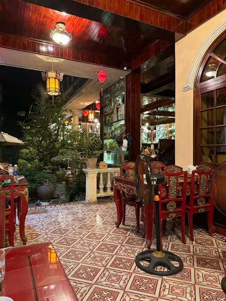 Tinh Gia Vien Restaurant