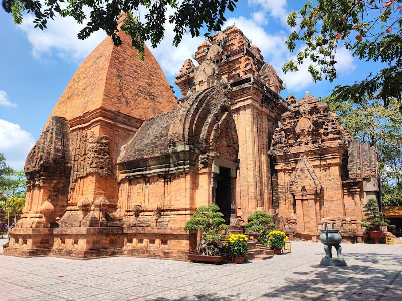 Tháp Bà Ponagar