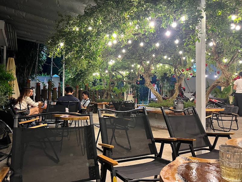 Ảnh bìa Tiệm cà phê trà bánh Lê La