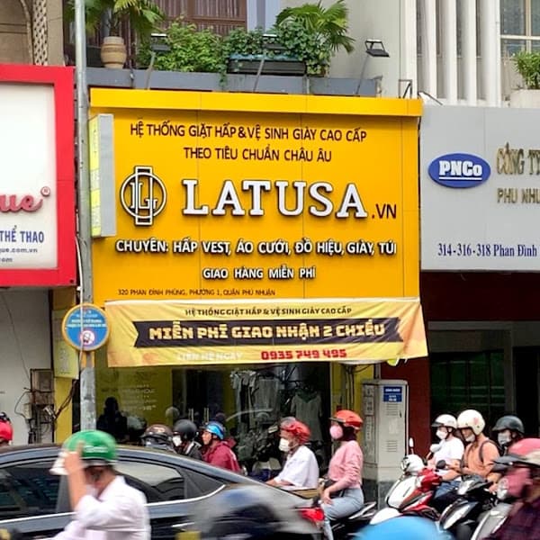 Ảnh bìa Latusa Laundry (Phú Nhuận, Q1, Quận 3) Giặt Hấp Dry Cleaning, Giặt Ủi, Vệ Sinh Giày, Sửa Chữa Túi Cao Cấp