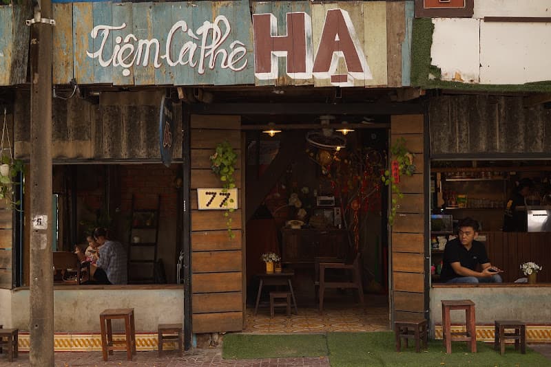 Tiệm cà phê Hạ