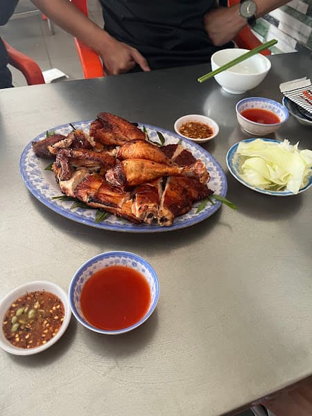 Hình ảnh Quán Gà Nướng Lu Việt Hương - 5
