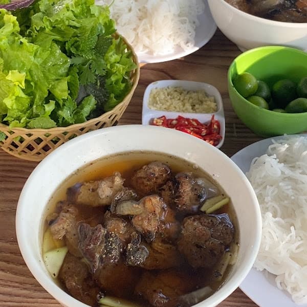 Hình ảnh Bún chả, bún đậu mẹt cô Hằng Béo - 4