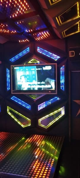 Ảnh bìa Karaoke Gia Đình Mai Sơn