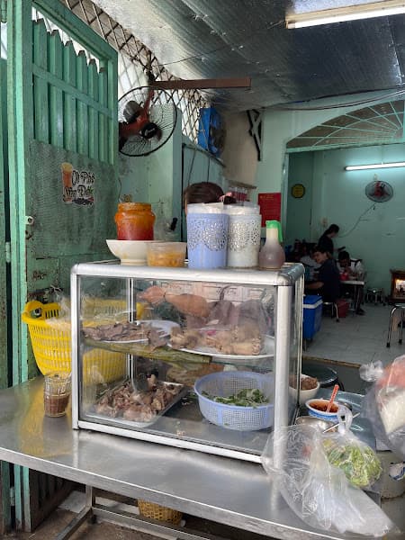 Bún bò Huế O Liễu