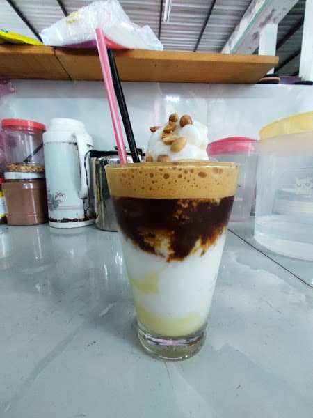 Hình ảnh Mỏ Cày Garden - Cà phê pha máy, trà sữa, kem, pizza, sinh tố, soda mix - 5