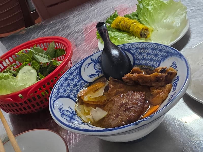 Hình ảnh GiangLinh-Bún Chả Hà Nội & Bánh tôm Hồ tây-Grilled Pork Noodles (Bun Cha) - 2