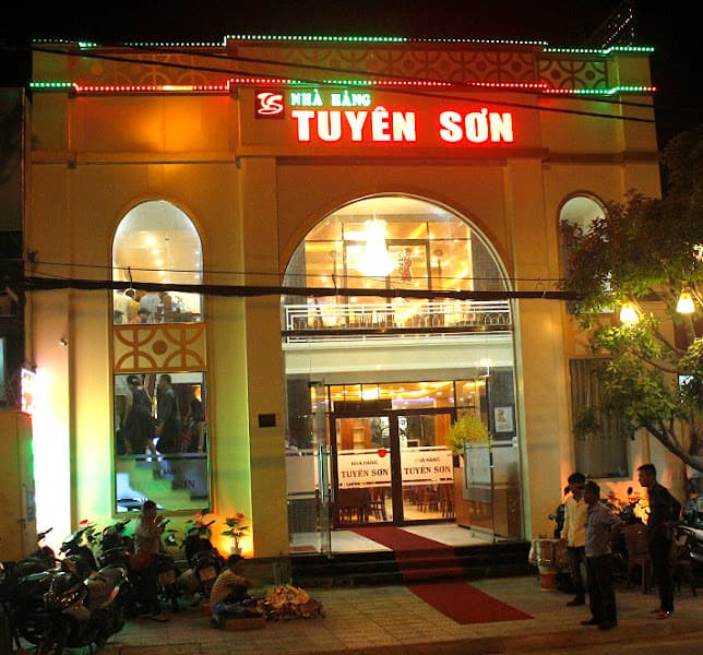Nhà Hàng Tuyên Sơn