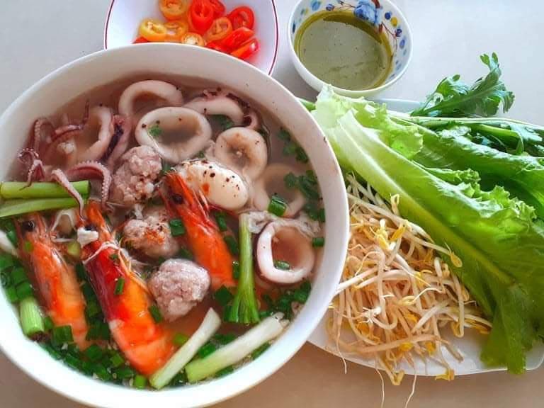 Quán hủ tiếu mực hải sản Cô Ba