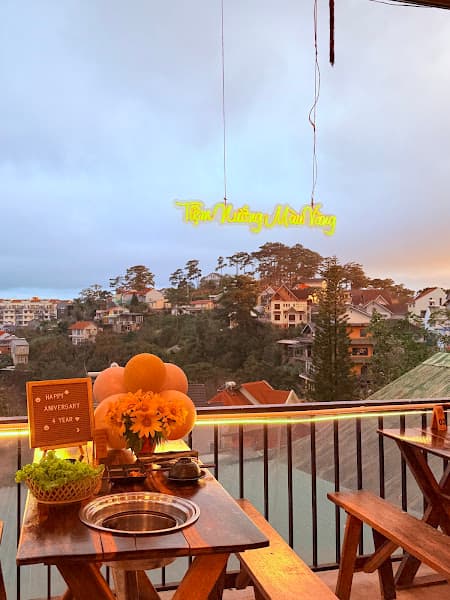 Hình ảnh TIỆM NƯỚNG MÀU VÀNG - 4