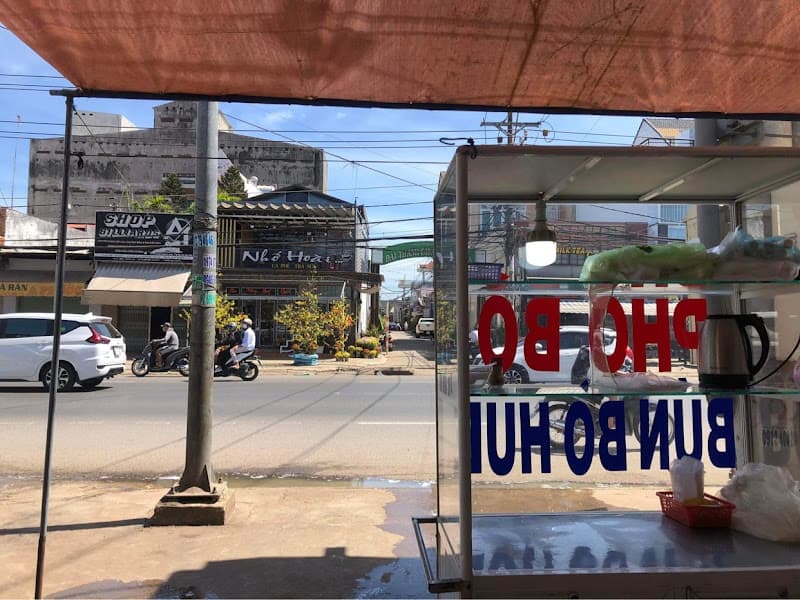 Phở Bò TỨ QUÝ (model Duy Hiếu)