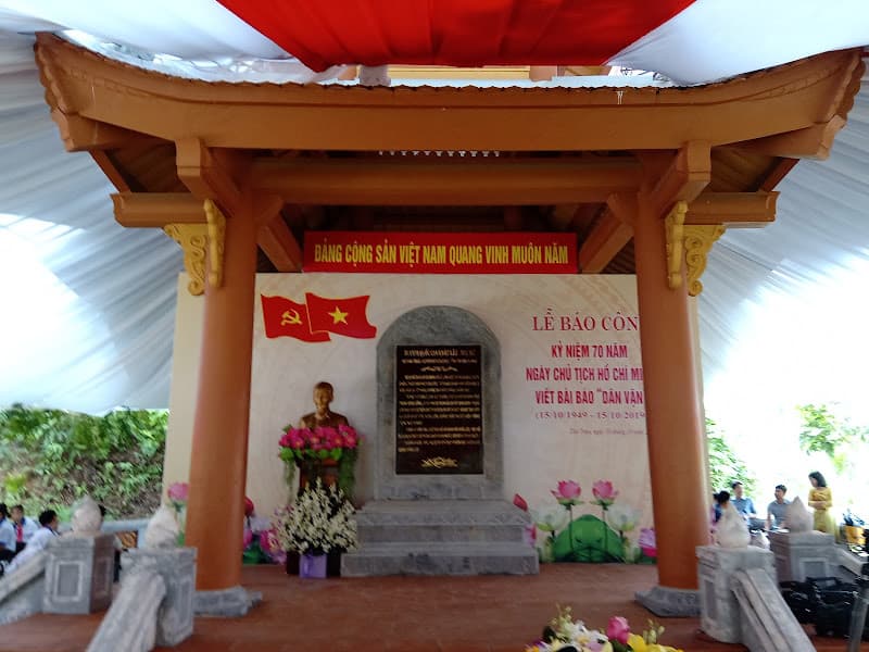 Di tích Quốc gia Khấu Lấu Vực Hồ