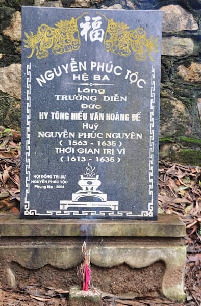 Hình ảnh Lăng Trường Diễn - Chúa Nguyễn Phúc Nguyên - 2