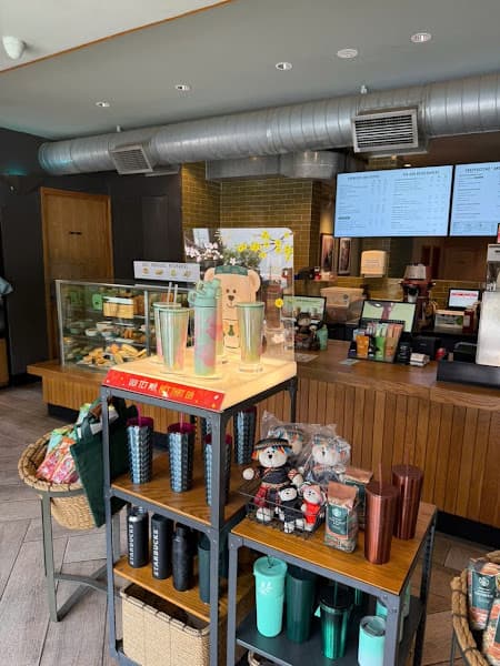 Hình ảnh Starbucks Nguyễn Văn Trỗi - 4