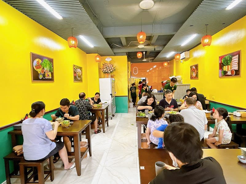 Vị Miền Trung - Bún Bò Huế, Bánh Tráng Cuốn Thịt Heo Timescity