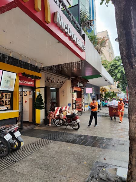 Hình ảnh McDonald's Nguyễn Huệ - 2