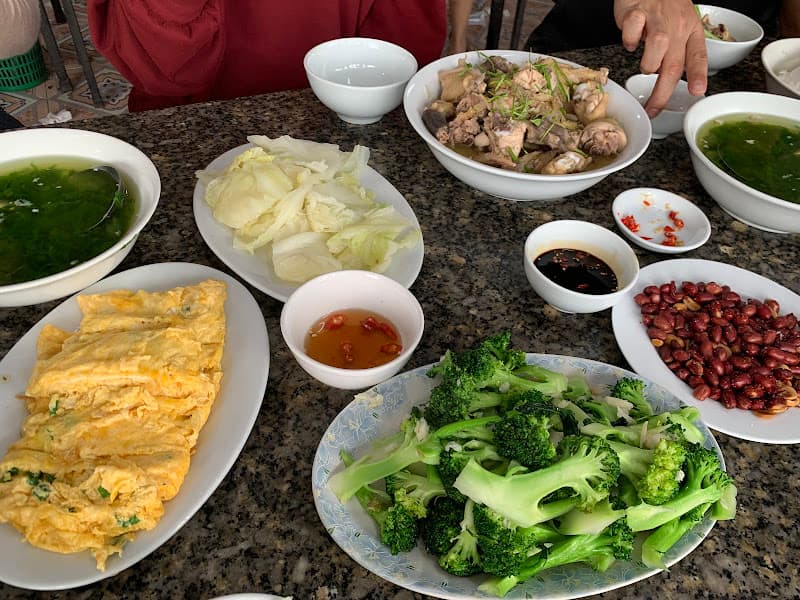 Hình ảnh Nhà Hàng Hải Lăng (máy lạnh, wifi) - 2