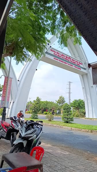 Hình ảnh Cổng chào Khu du lịch quốc gia Núi Sam - 2