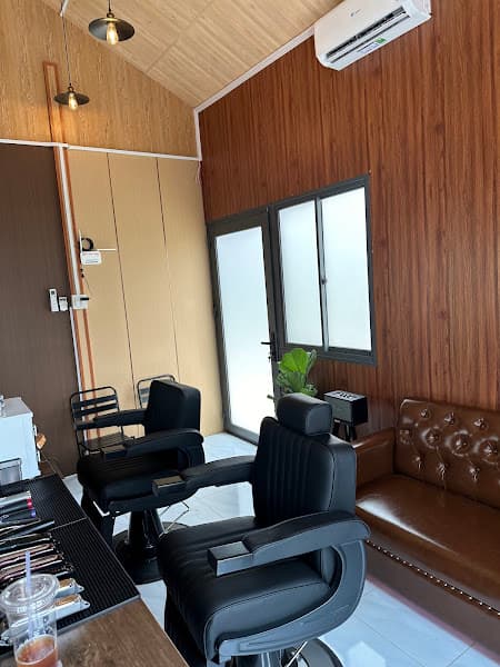 Hình ảnh Huỳnh Kỳ Barber shop - 2