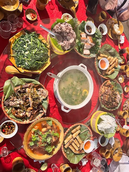 Hình ảnh Nhà Hàng hang động Núi Đỏ 2 - 3