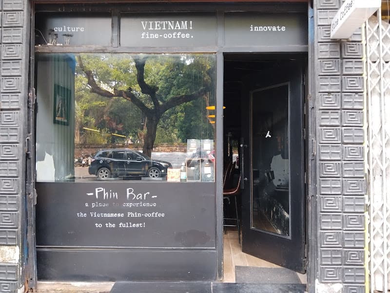 Phin bar by refined.