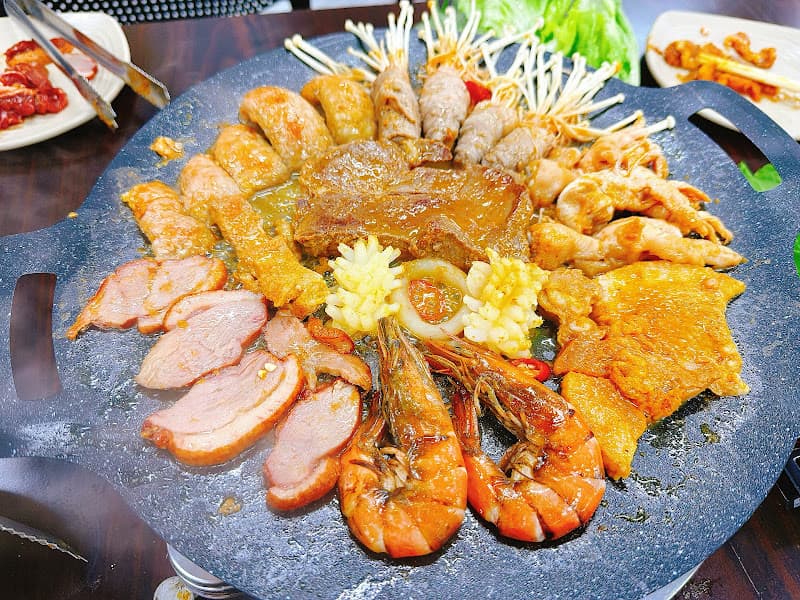 Hình ảnh BẾP NHÀ MÌNH - Buffet Lẩu & Nướng - 4