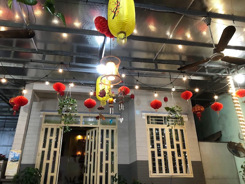 Quán Ngân ( Quán ăn gia đình, hải sản )