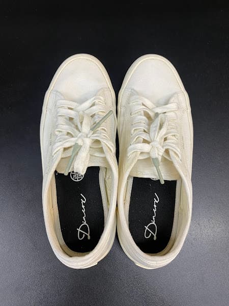 Hình ảnh Newwash Hồng Phát - Giặt ủi, vệ sinh giày Cần Thơ - 2