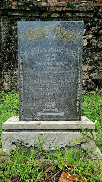 Hình ảnh Trường Thiệu Lăng - Lăng mộ Chúa Định Nguyễn Phúc Thuần - 3