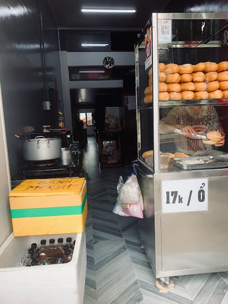 Hình ảnh Bánh mì cô Hạ - 2