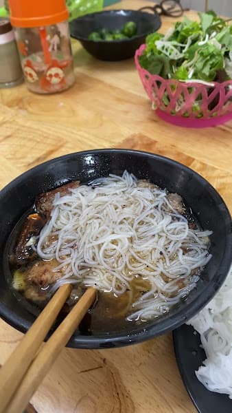 Hình ảnh Bún chả Dũng Râu 72 Trần Phú Đông Ngàn Từ Sơn Bắc Ninh Ngon nhất Bắc Ninh - 3